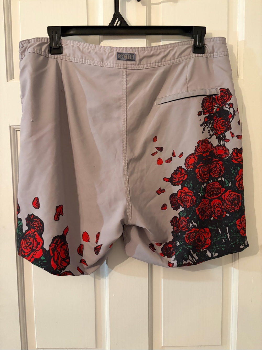 Section 119 Grateful Dead Board Shorts Men's Size 38 Gray Skeleton & Roses Swim - Picture 6 of 9